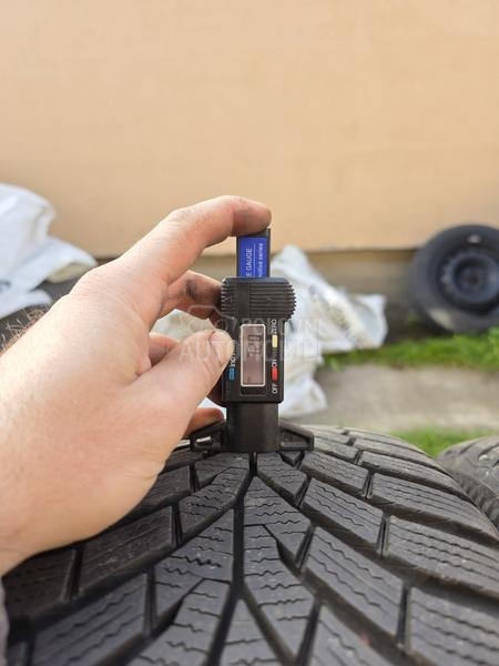 Continental 225/50 R17 Zimska