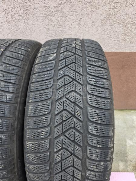 Pirelli 235/60 R18 Zimska