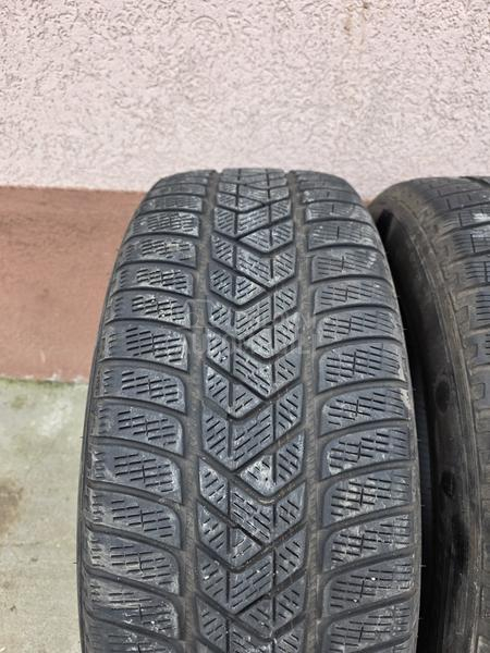 Pirelli 235/60 R18 Zimska