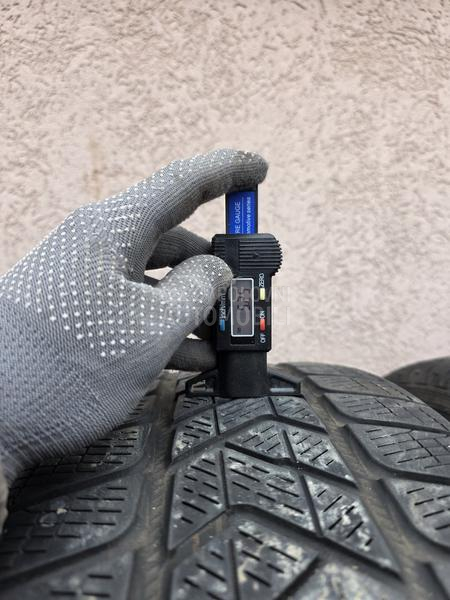 Pirelli 235/60 R18 Zimska