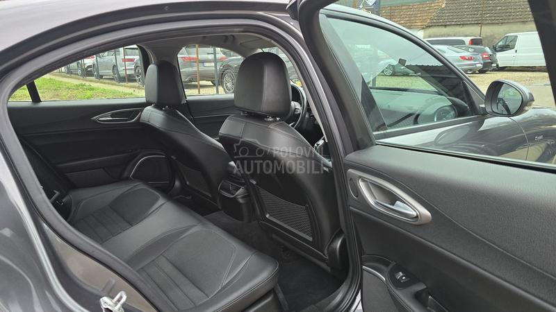 Alfa Romeo Giulia SPRINT