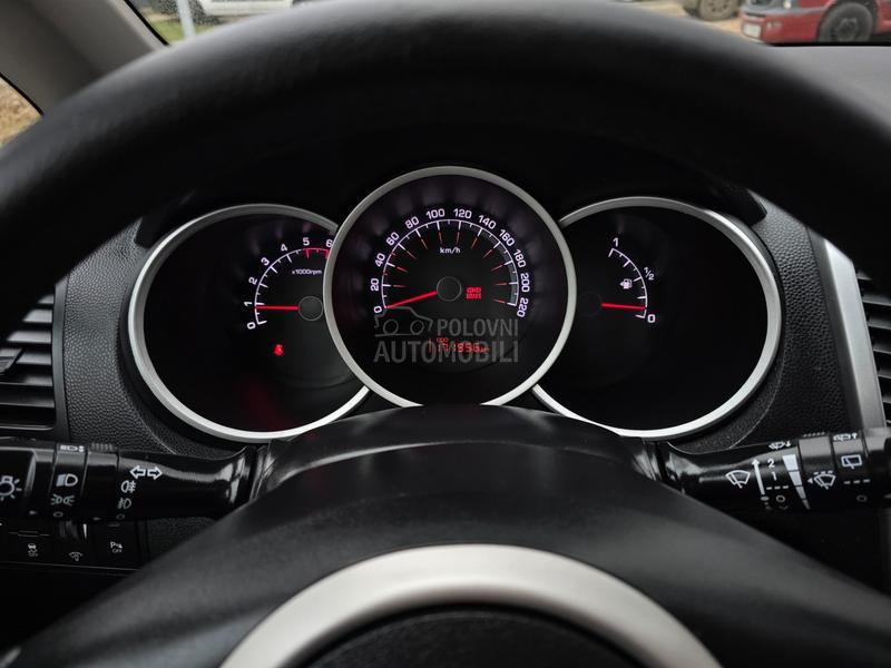 Kia Venga 1.4 crdi 66 k w