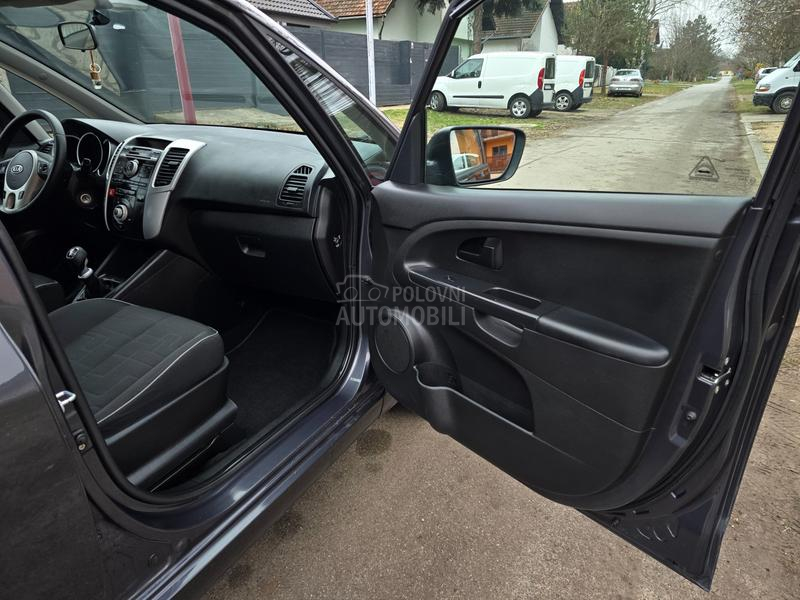 Kia Venga 1.4 crdi 66 k w