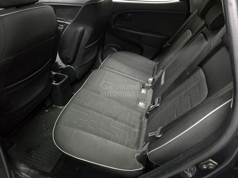 Kia Venga 1.4 crdi 66 k w