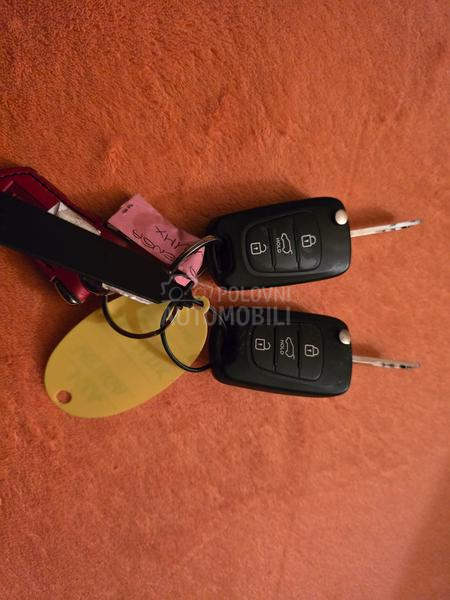 Kia Venga 1.4 crdi 66 k w