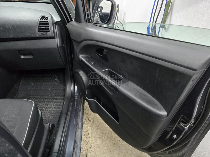 Kia Venga 1.4 crdi 66 k w