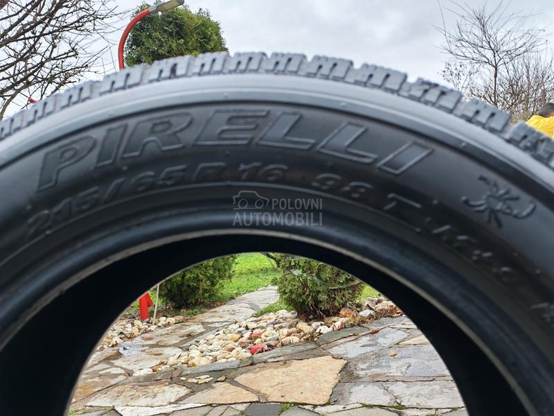 Pirelli 215/65 R16 Zimska