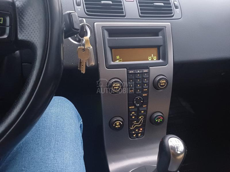 Volvo V50 