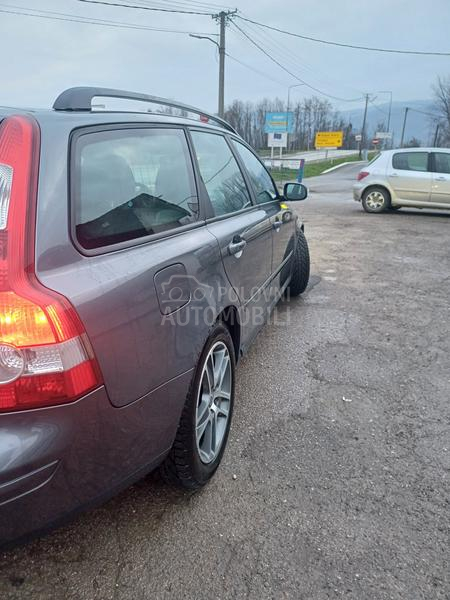 Volvo V50 