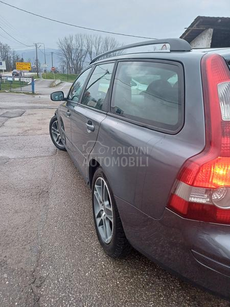 Volvo V50 