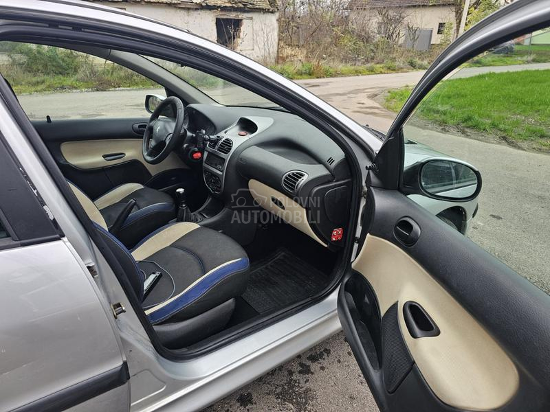 Peugeot 206 