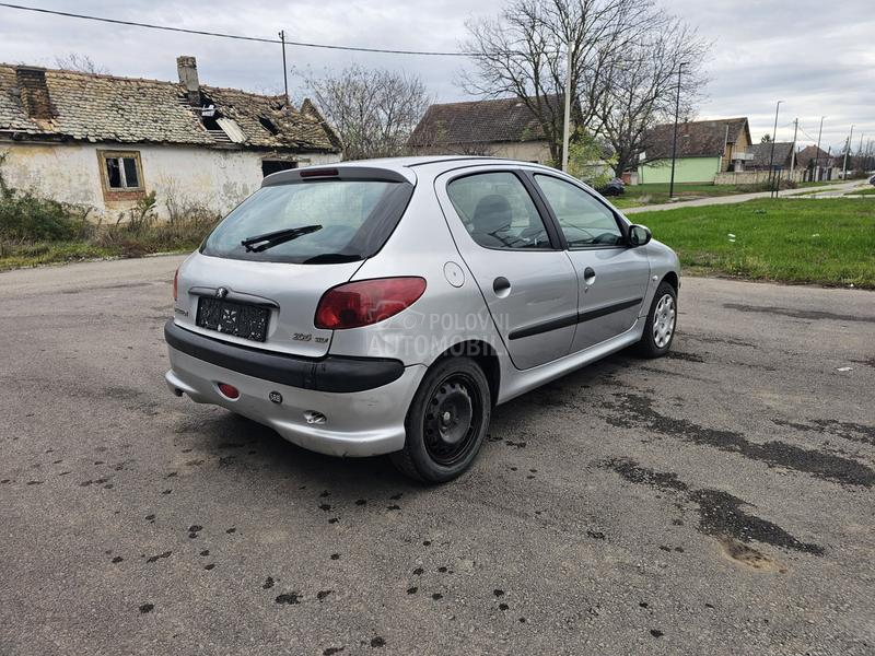 Peugeot 206 