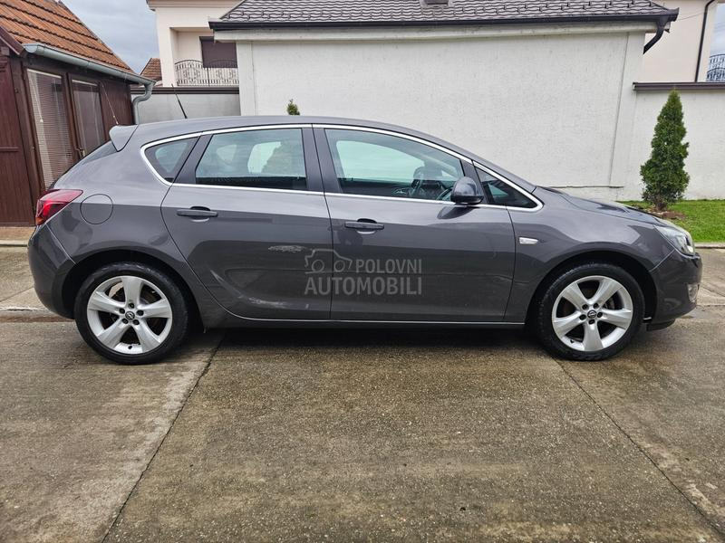 Opel Astra J 1.4