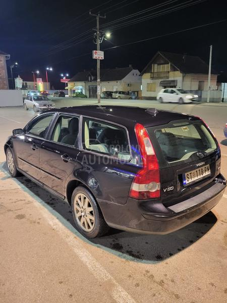 Volvo V50 
