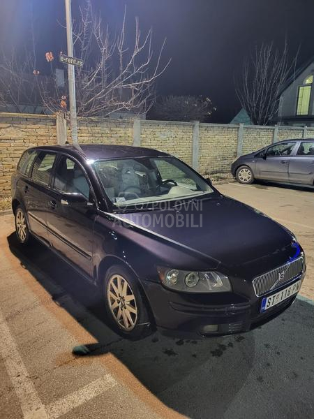 Volvo V50 