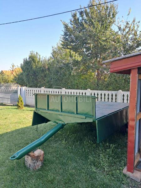 Ručno pravljena prikolica