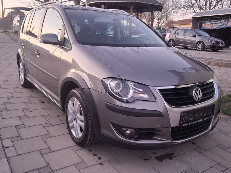 Volkswagen Touran CROSS
