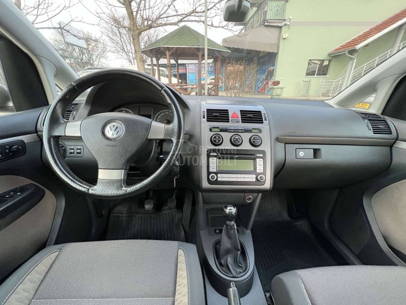 Volkswagen Touran CROSS