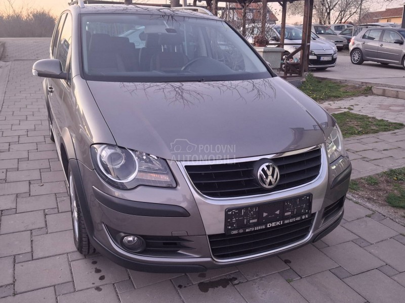 Volkswagen Touran CROSS