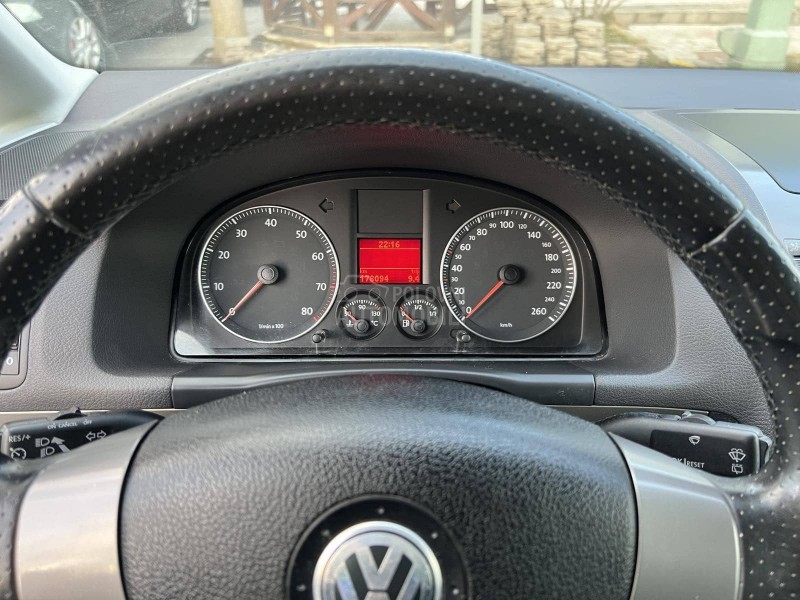 Volkswagen Touran CROSS