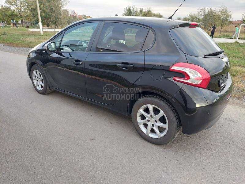 Peugeot 208 1.2B STYLE NOWW