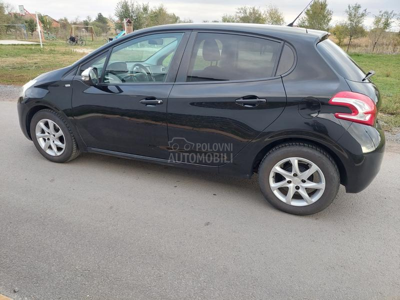 Peugeot 208 1.2B STYLE NOWW