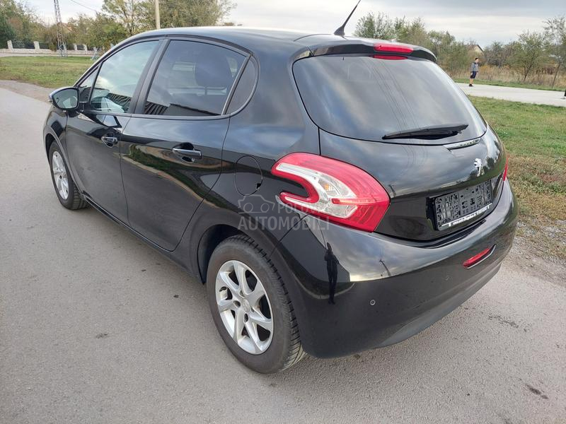 Peugeot 208 1.2B STYLE NOWW
