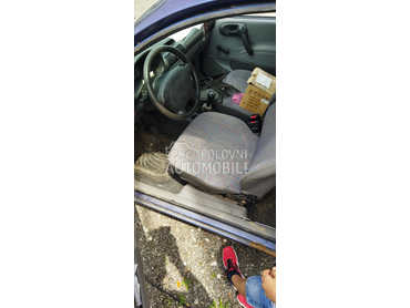 Opel Corsa B 1997. god. -  kompletan auto u delovima