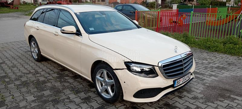 Mercedes Benz E 220 