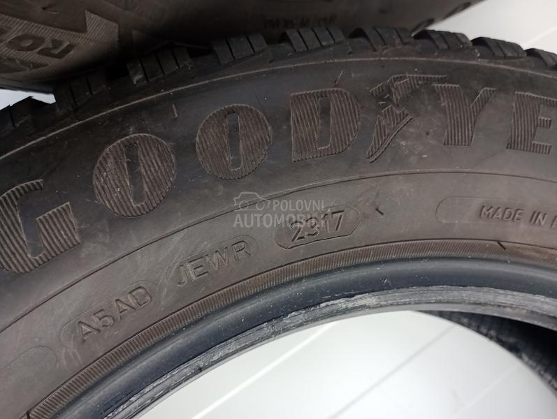 Continental 185/60 R15 Zimska