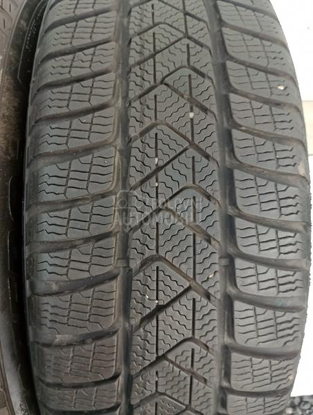 Pirelli 205/60 R16 Zimska
