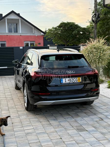 Audi e-tron 