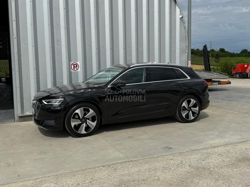 Audi e-tron 