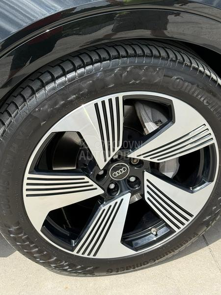 Audi e-tron 