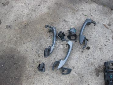 Spoljne brave u drzaci istih za Volkswagen Golf 6 od 2007. do 2012. god.