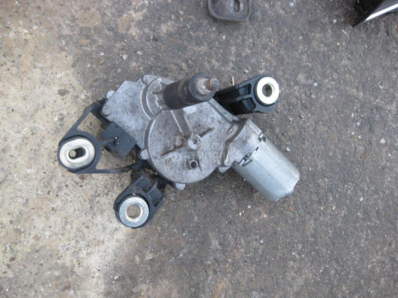 Motoric zadnjeg brisaca