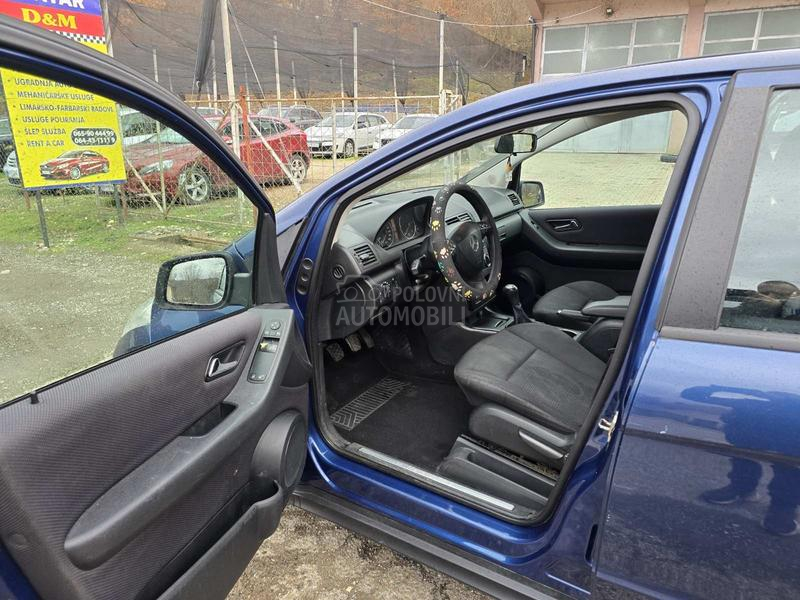 Mercedes Benz A 180 Ocuvan auto