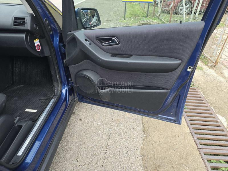 Mercedes Benz A 180 Ocuvan auto
