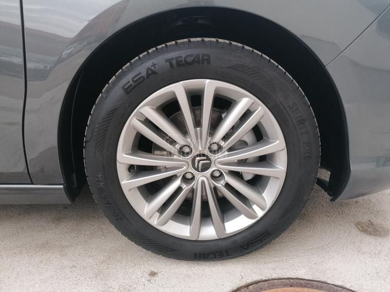 Citroen C4 1.6i EXCLUSIVE CH