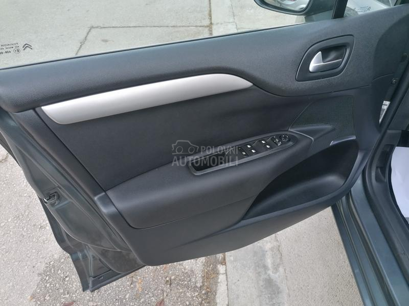 Citroen C4 1.6i EXCLUSIVE CH