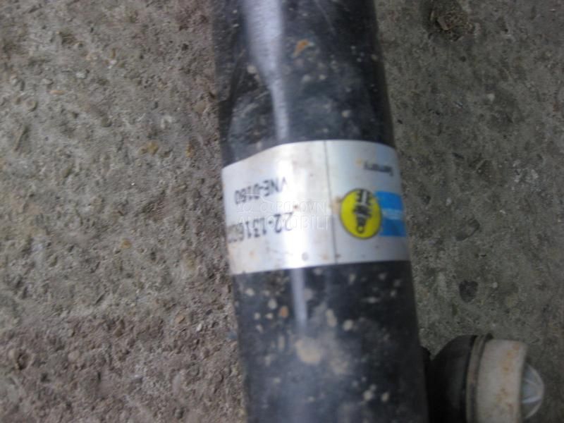 Prednji amortizer sa oprugom