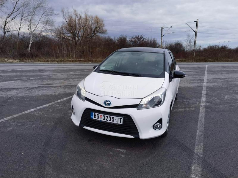 Toyota Yaris HYBRID