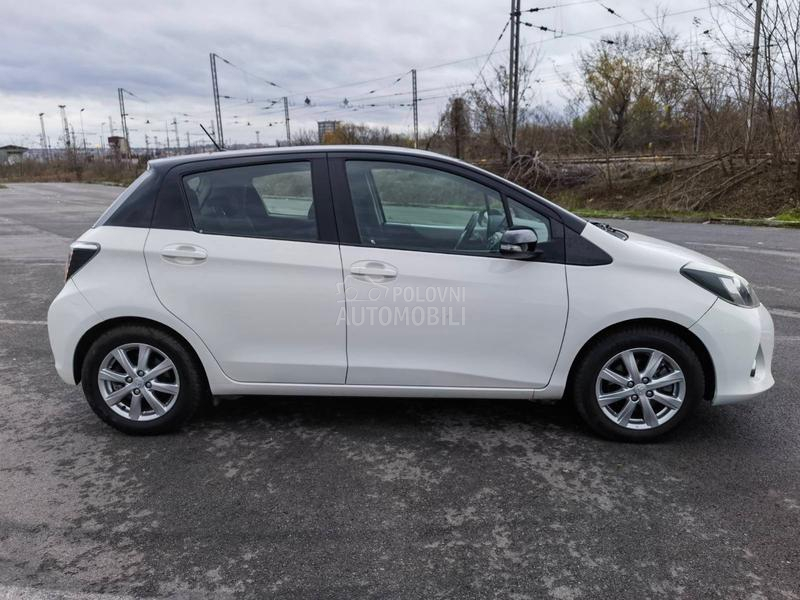 Toyota Yaris HYBRID