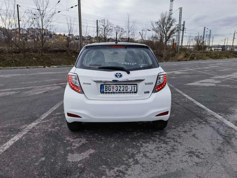 Toyota Yaris HYBRID