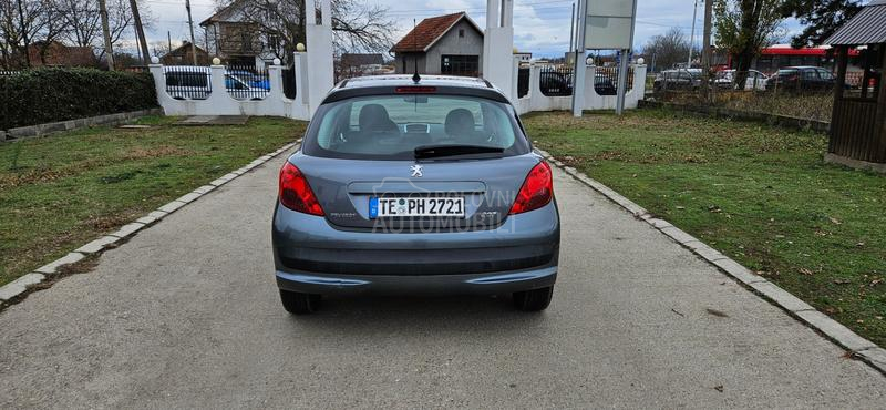 Peugeot 207 1.4b  8v