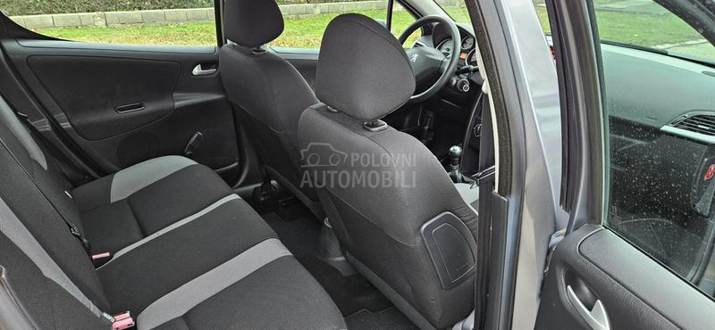 Peugeot 207 1.4b  8v