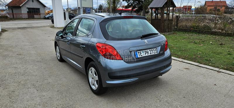 Peugeot 207 1.4b  8v
