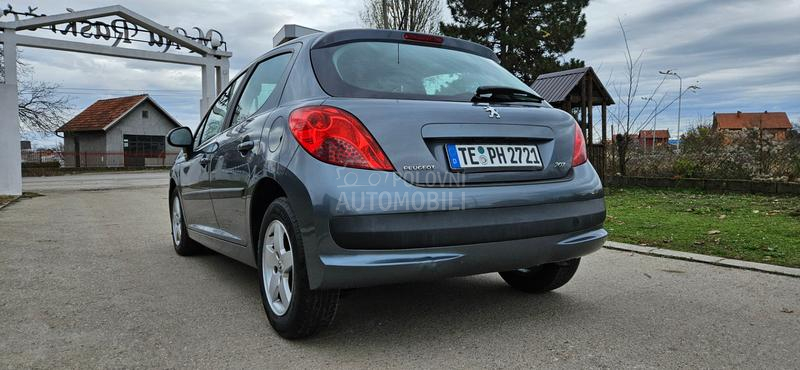 Peugeot 207 1.4b  8v