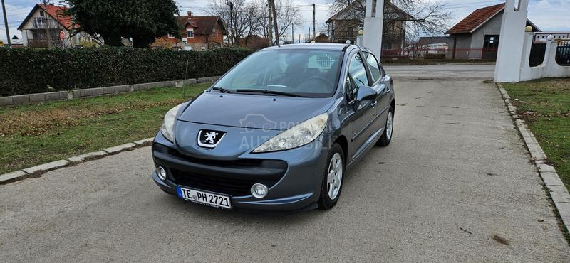 Peugeot 207 1.4b  8v