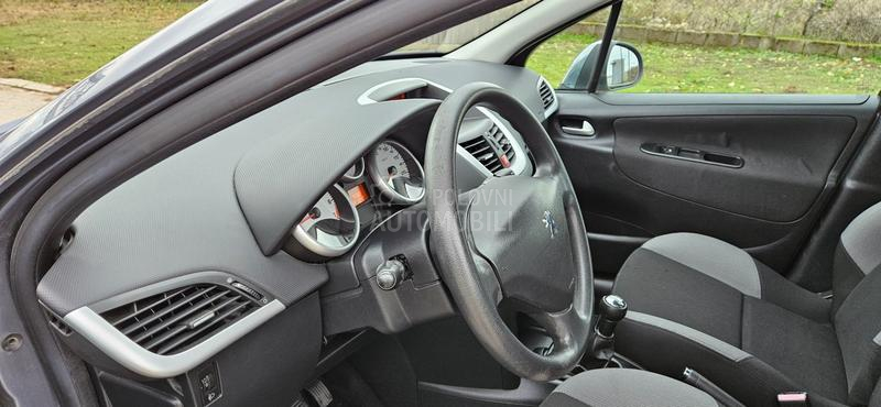 Peugeot 207 1.4b  8v